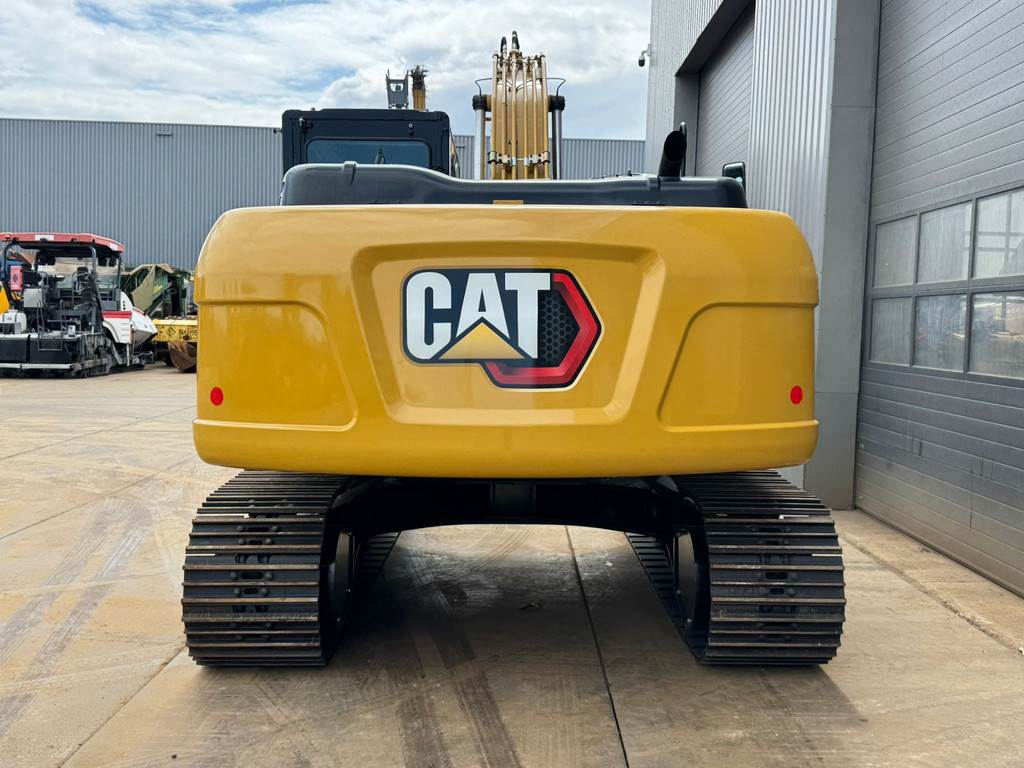 CAT 323D3