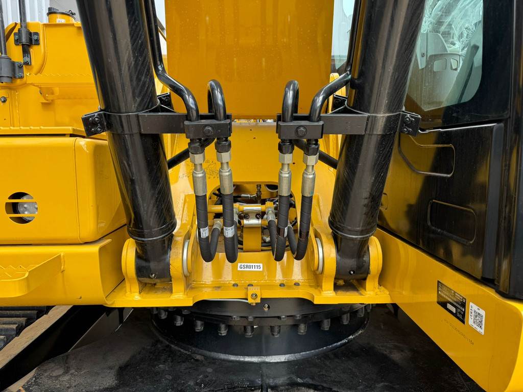 CAT 323D3