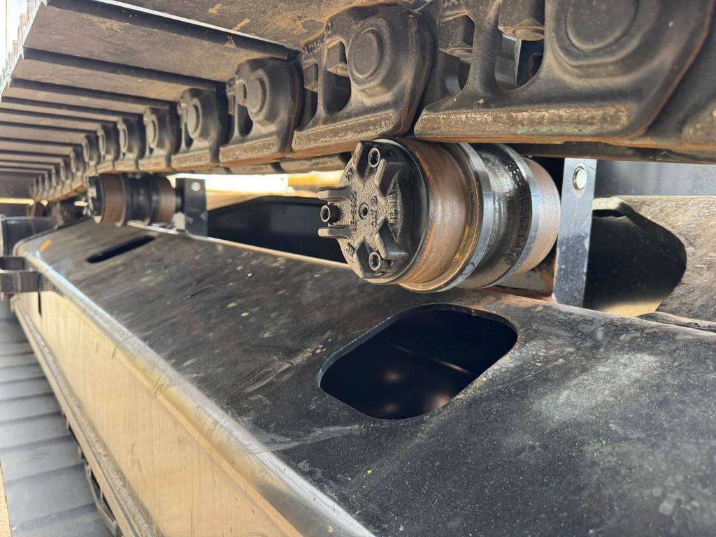 CAT 323D3