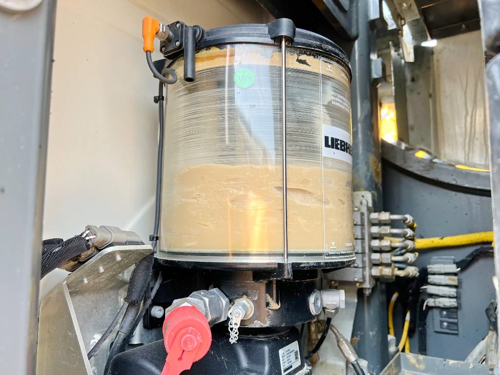 Liebherr R950 SHD - German Machine / Well Maintained