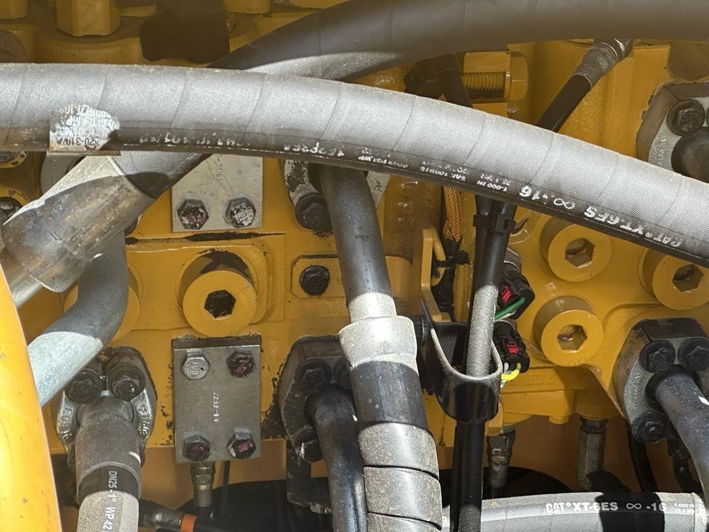 CAT 352F