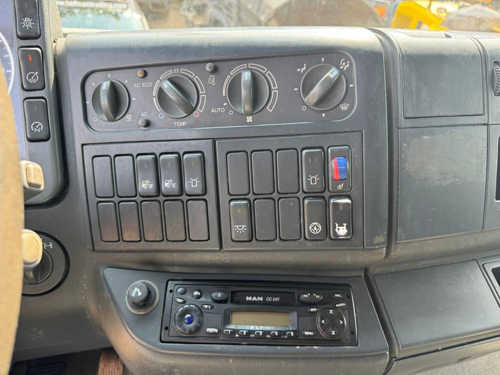 MAN TGA 26.480 6x4 tipper + HMF crane