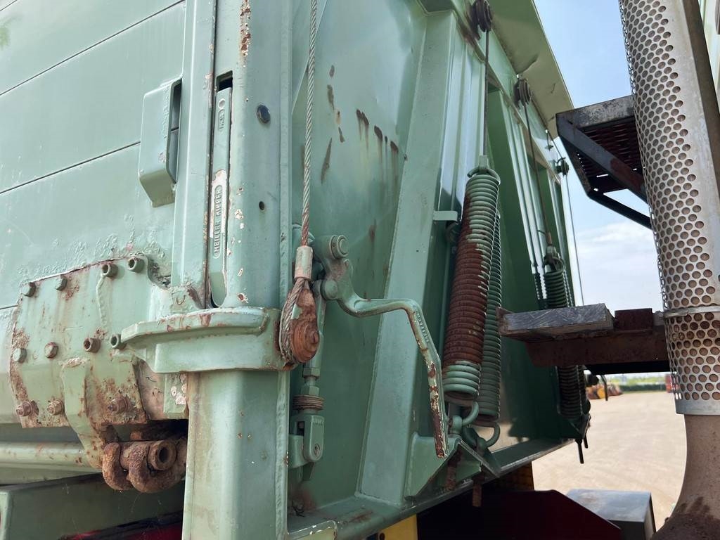MAN TGA 26.480 tipper + HMF crane