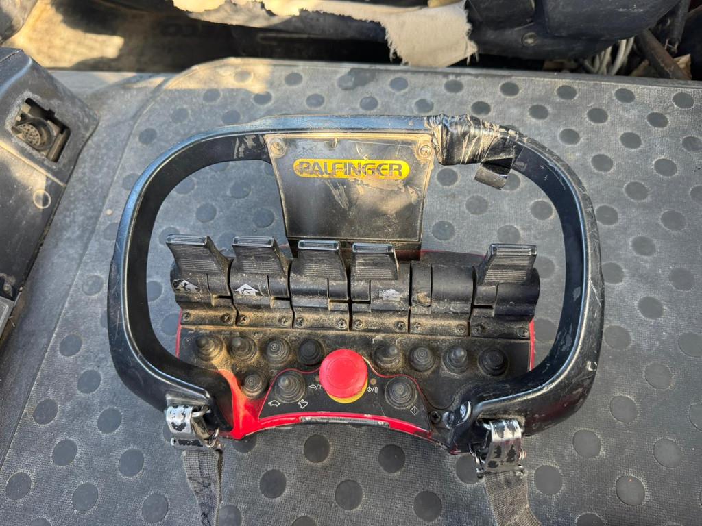 Iveco 330 6x4 with Palfinger PK 18500 crane