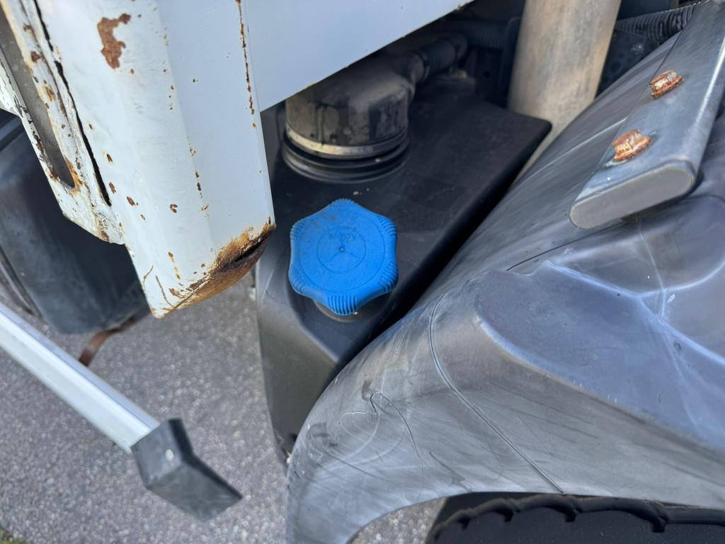 Iveco 330 6x4 with Palfinger PK 18500 crane