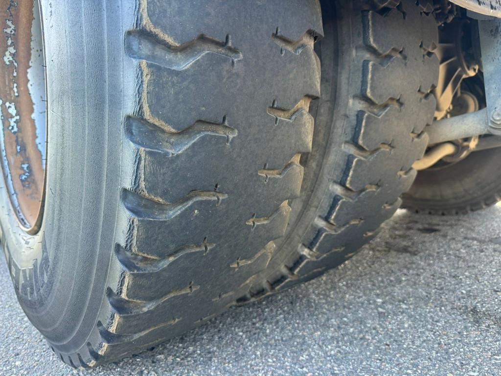 Iveco 330 6x4 with Palfinger PK 18500 crane