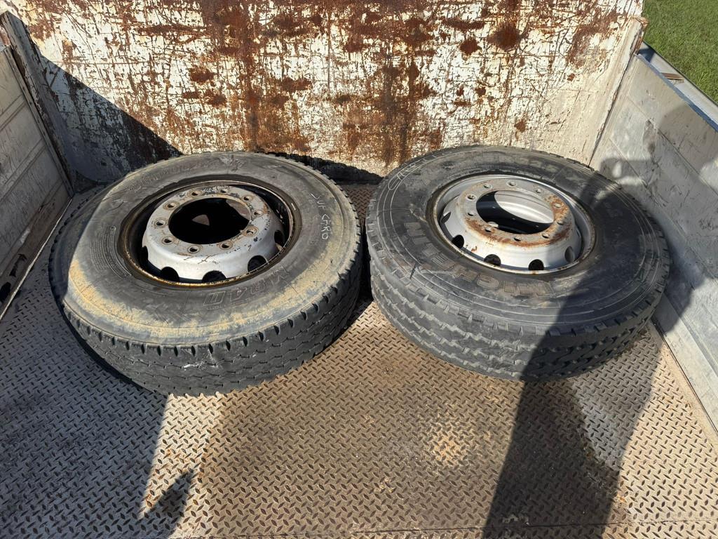 Iveco 330 6x4 with Palfinger PK 18500 crane