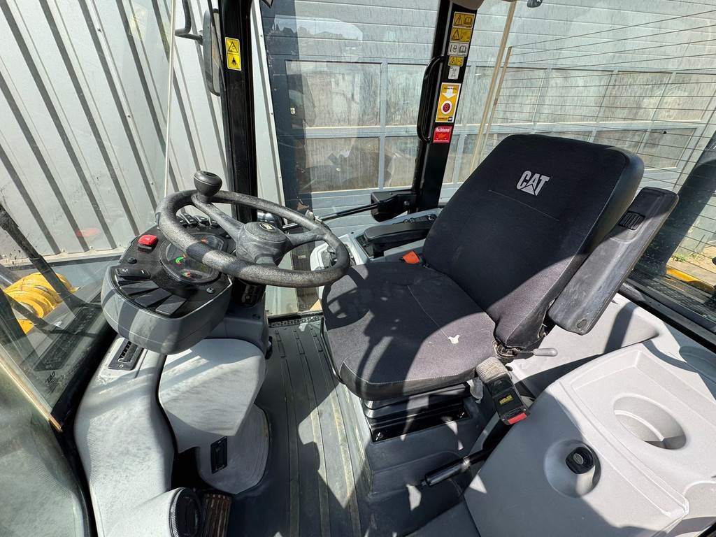 CAT 908M