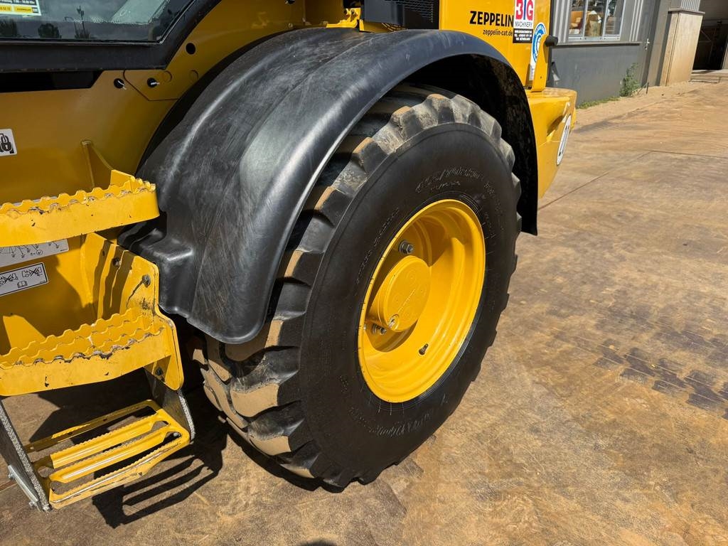 CAT 908M