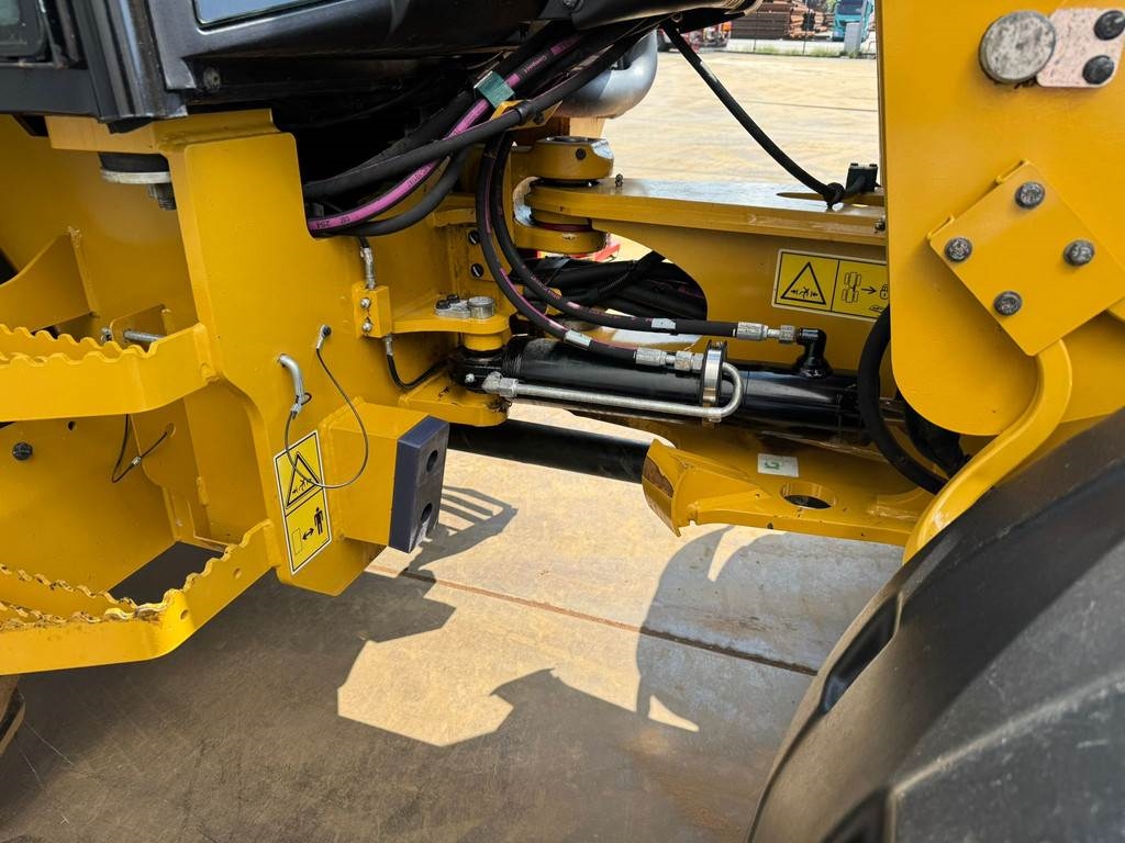 CAT 908M