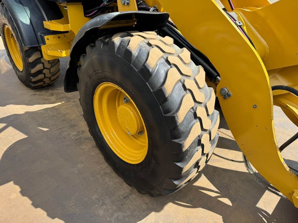 CAT 908M