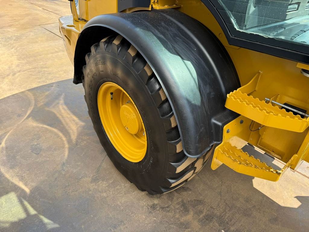CAT 908M