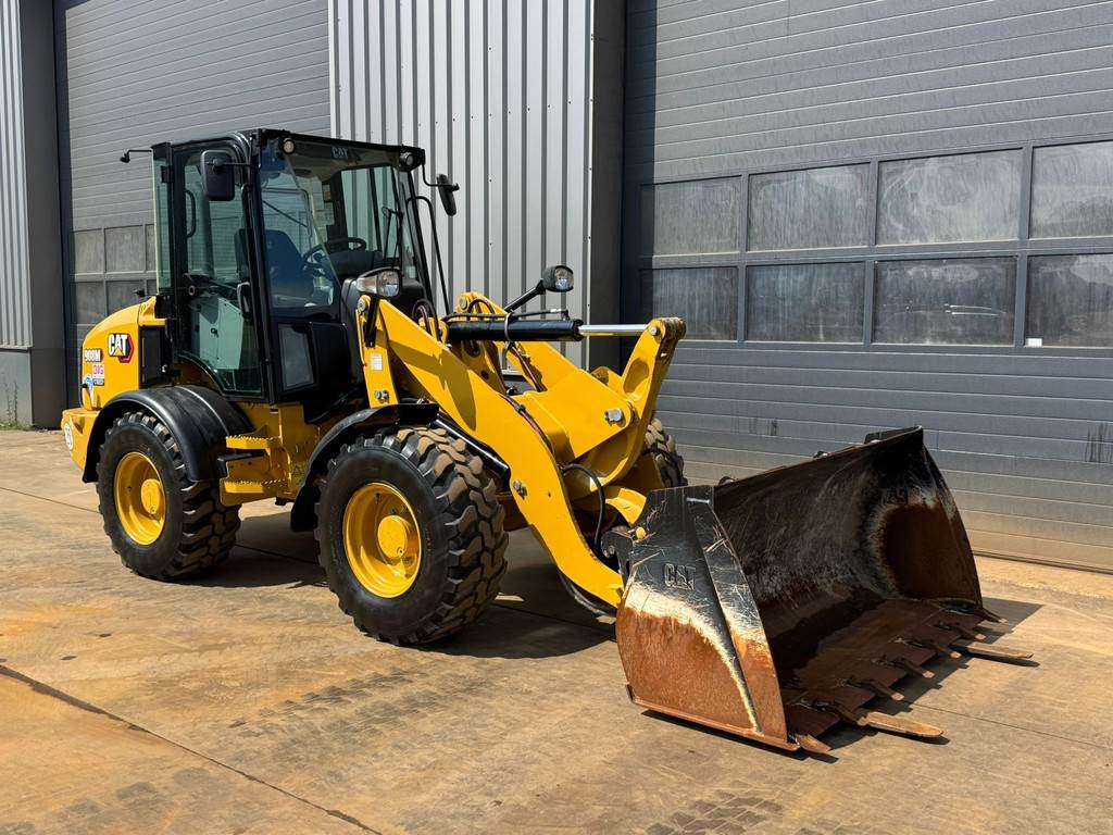 CAT 908M