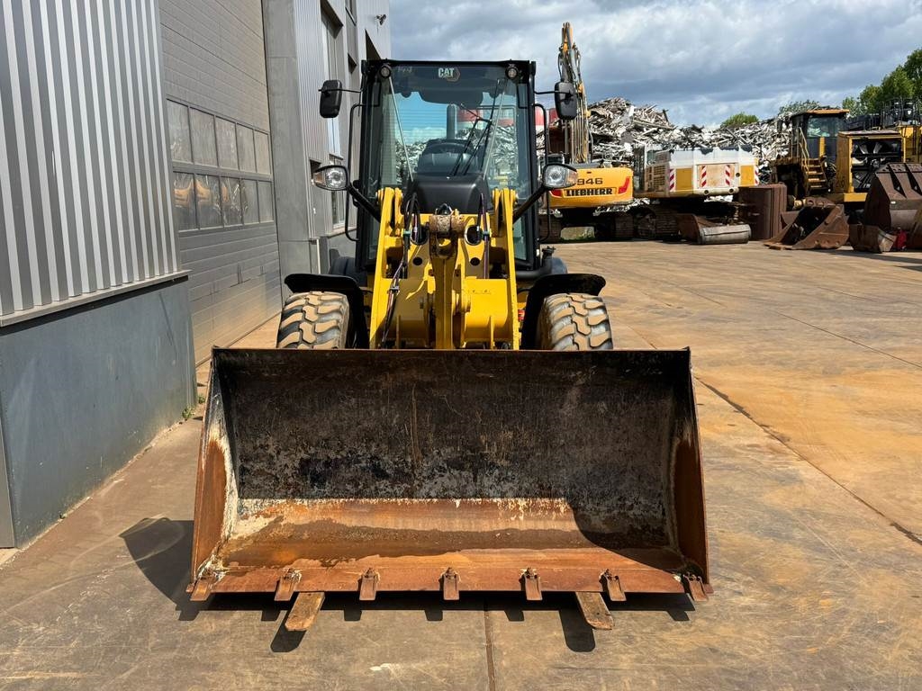 CAT 908M