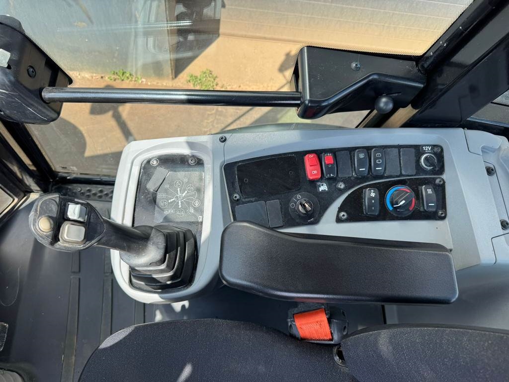 CAT 908M