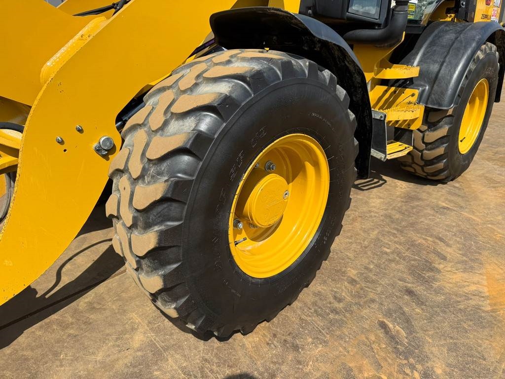 CAT 908M
