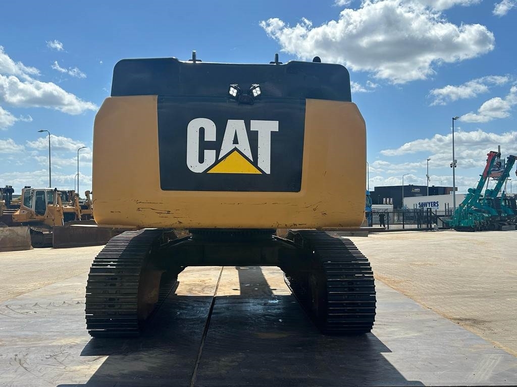 CAT 352F