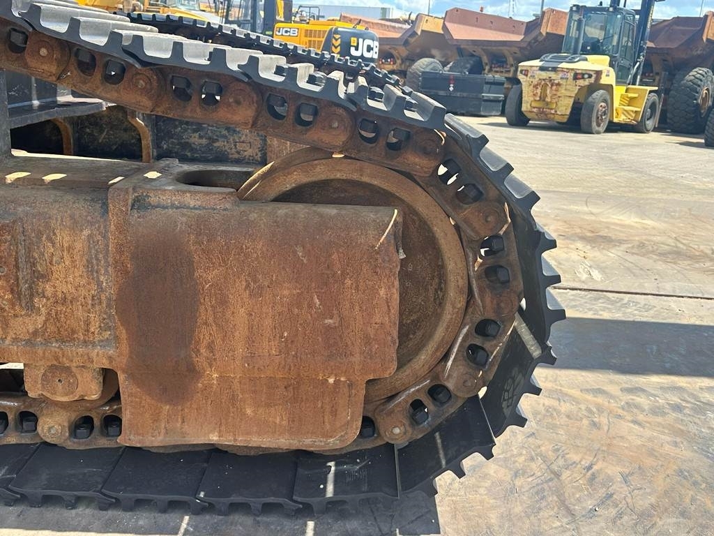 CAT 352F
