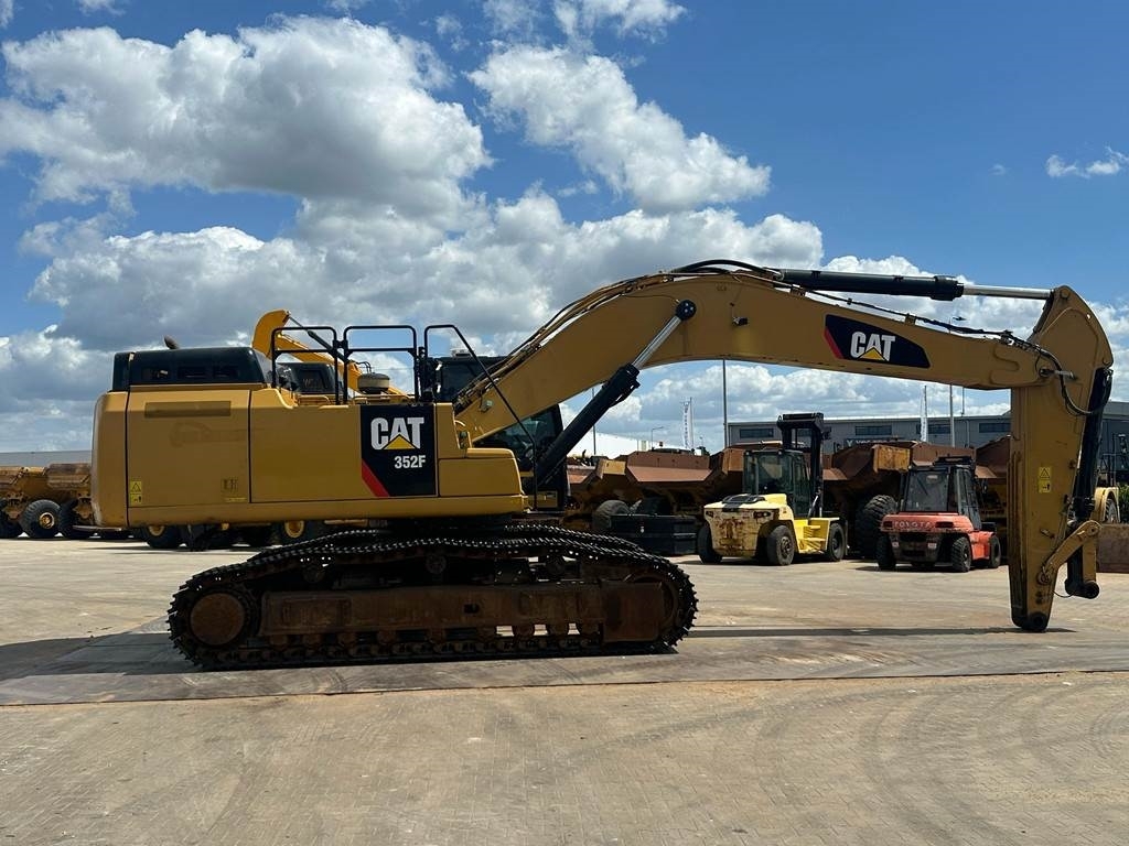 CAT 352F