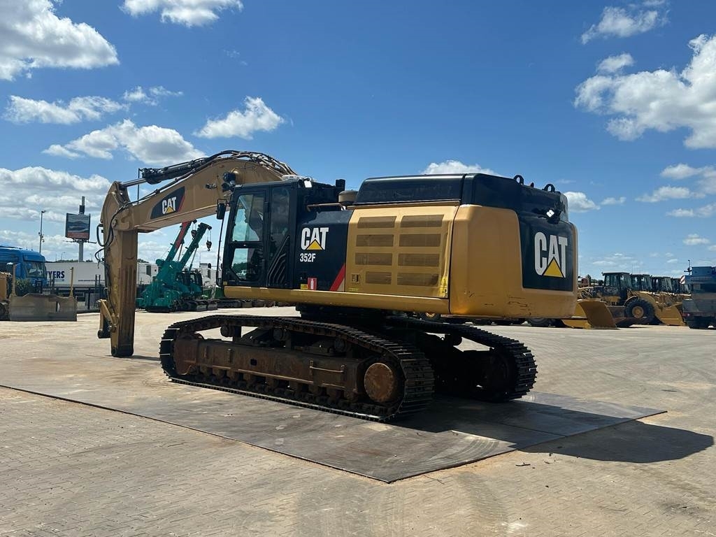 CAT 352F