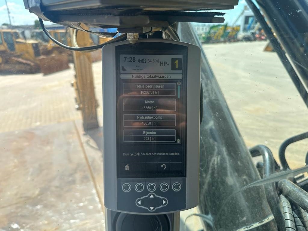 CAT 352F