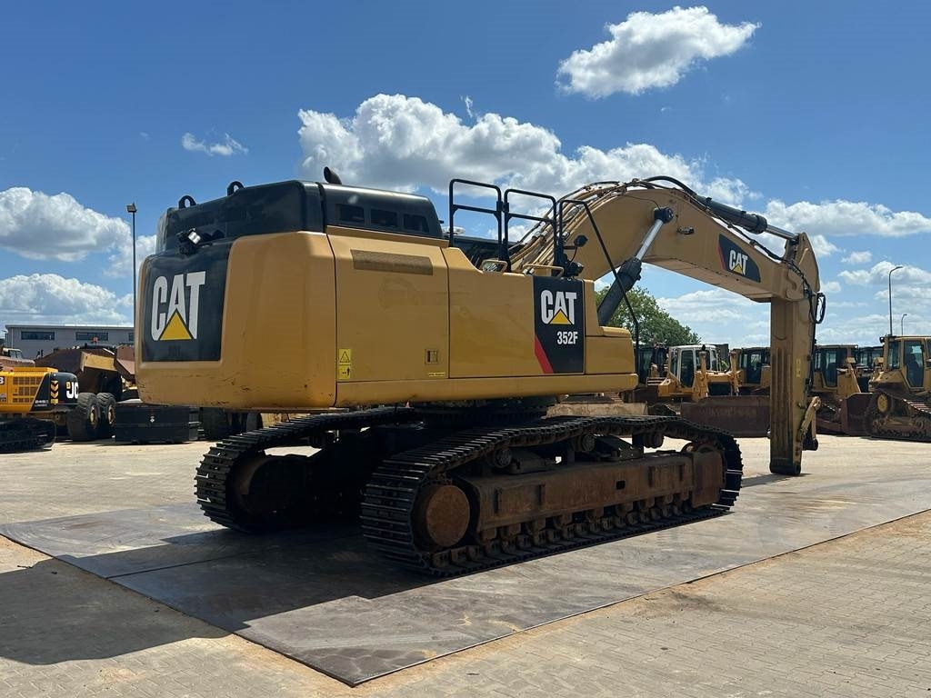 CAT 352F