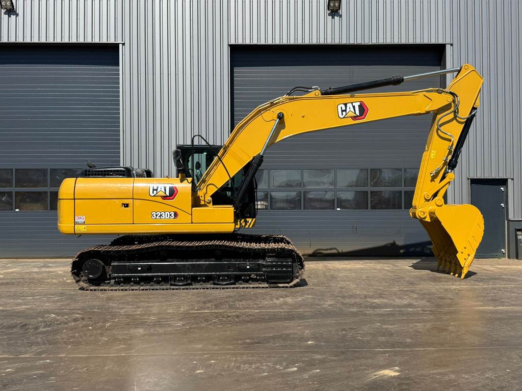 CAT 323D3