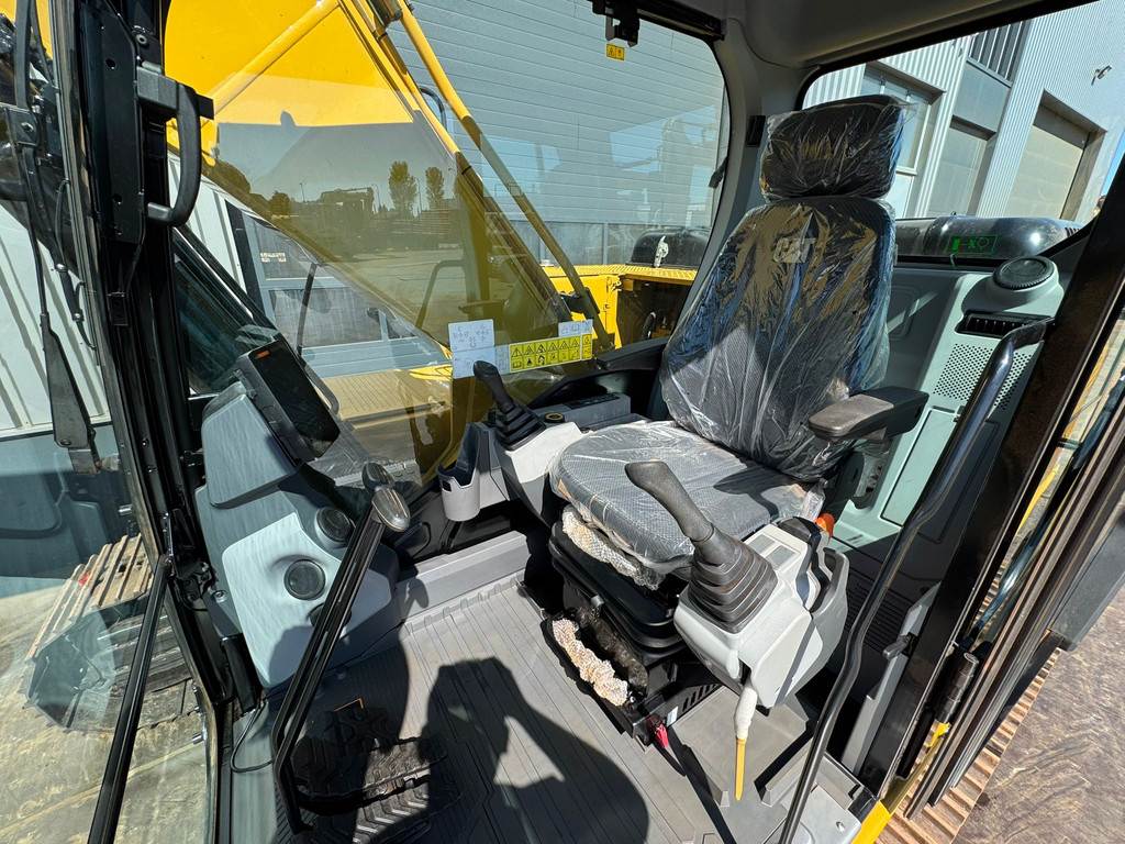 CAT 323D3