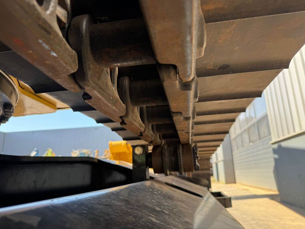 CAT 323D3