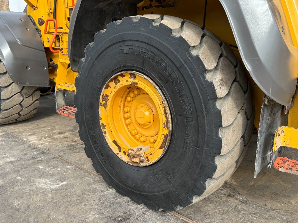 Volvo L120H - 3rd Function / Quick Coupler