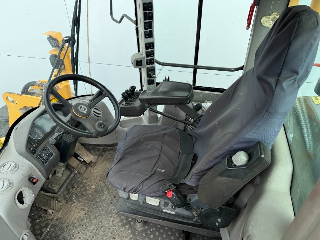 Volvo L120H - 3rd Function / Quick Coupler