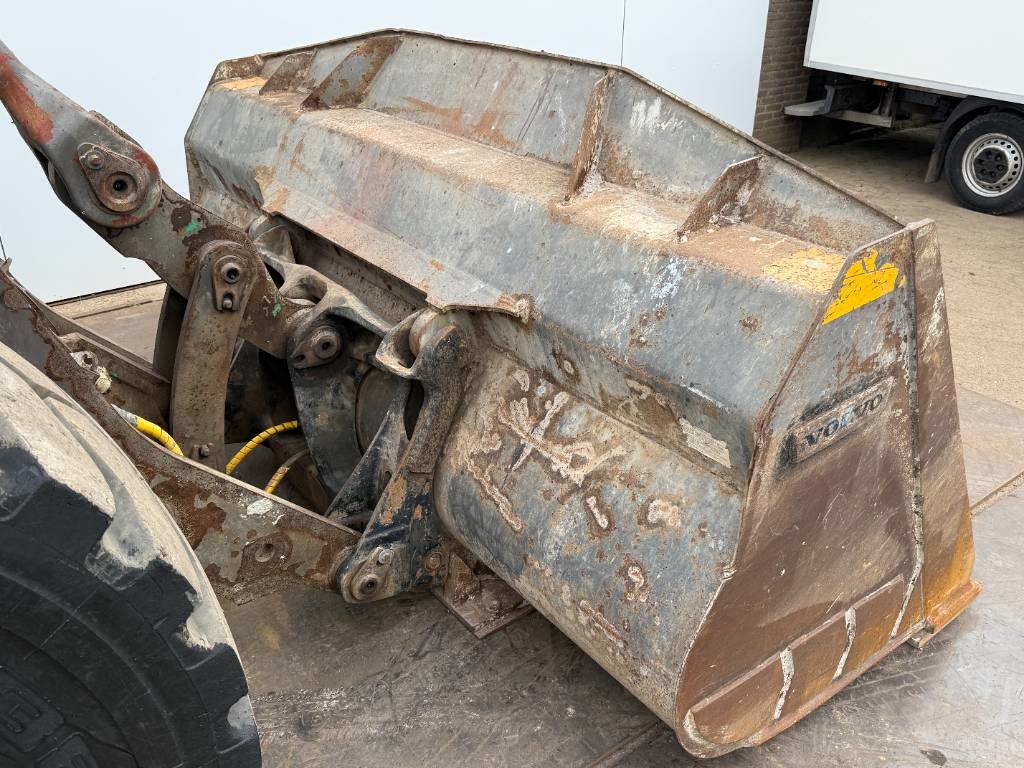 Volvo L120H - 3rd Function / Quick Coupler