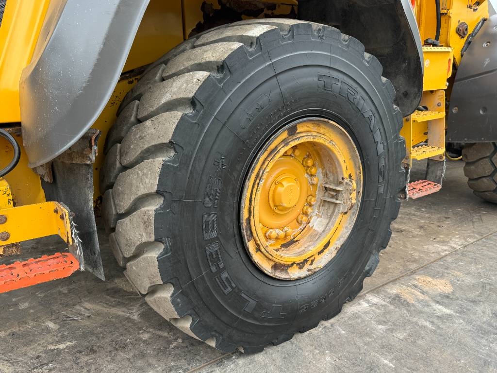 Volvo L120H - 3rd Function / Quick Coupler