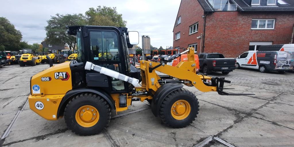 CAT 906