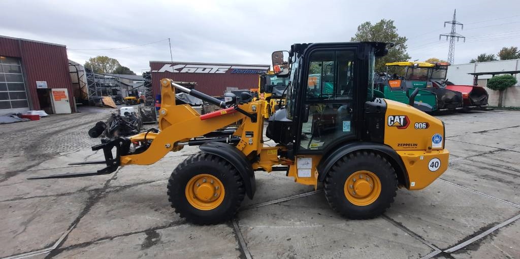 CAT 906