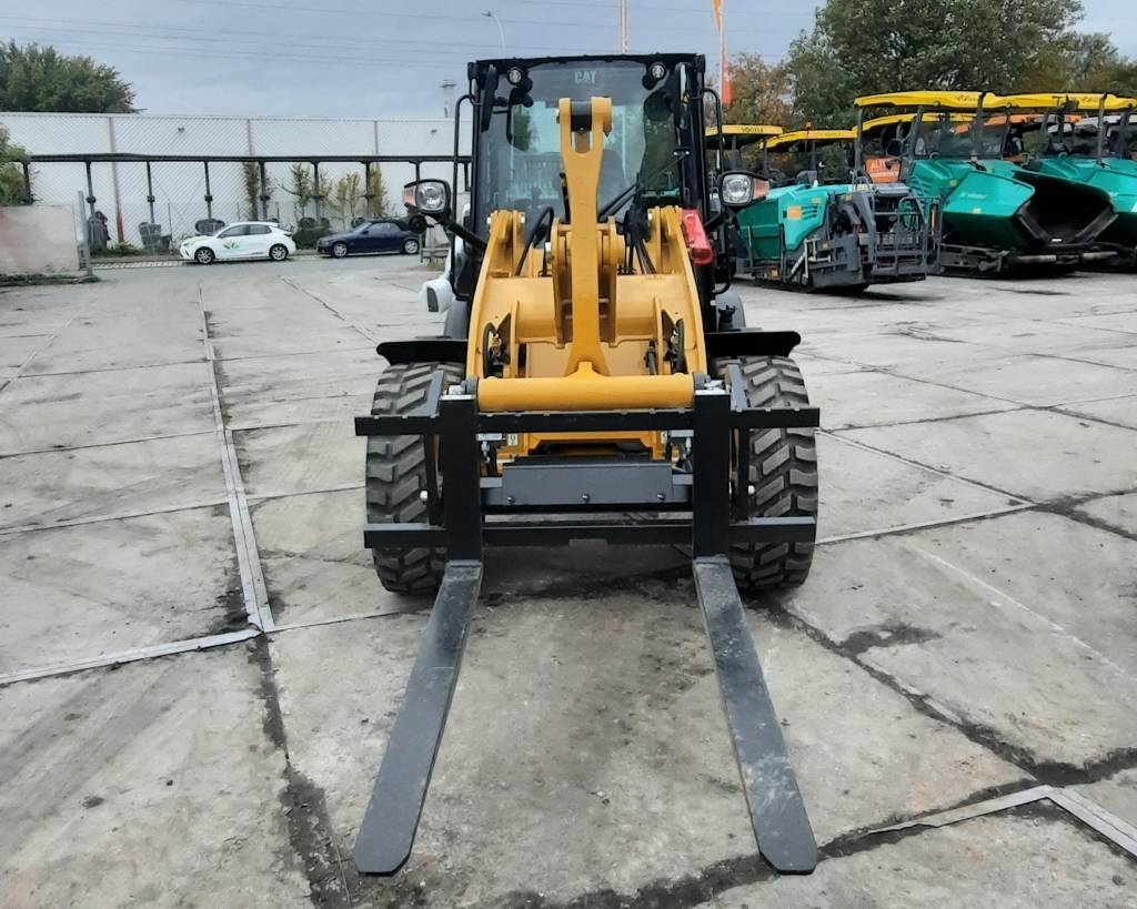 CAT 906