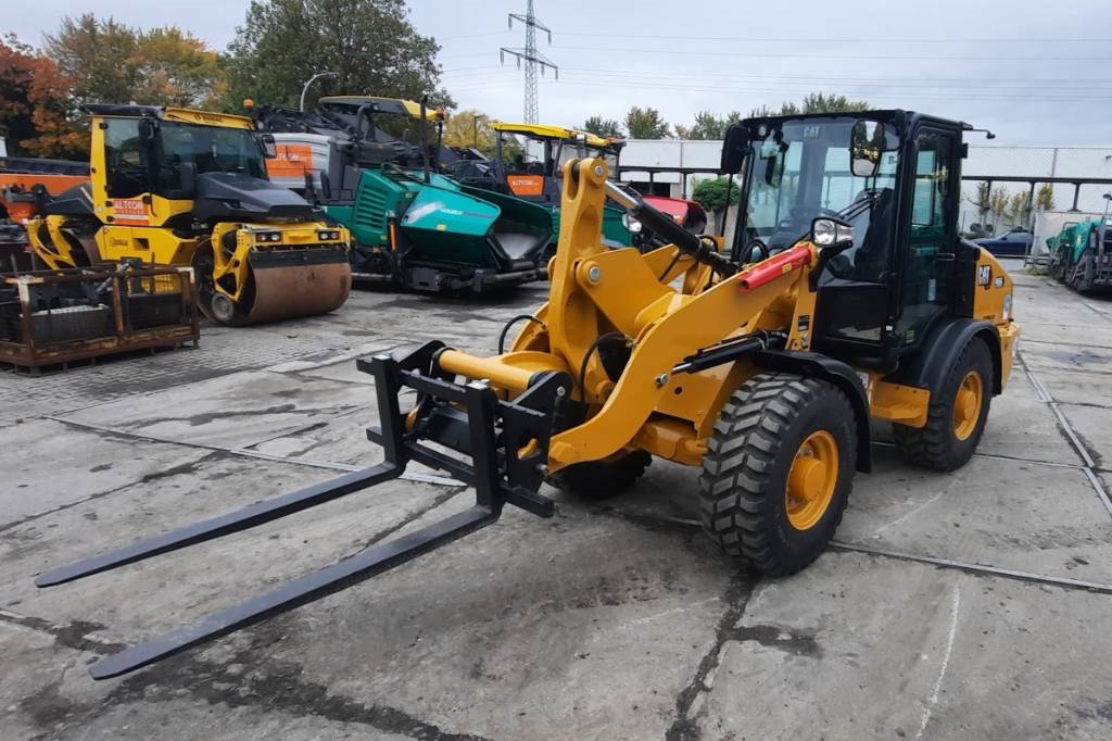 CAT 906