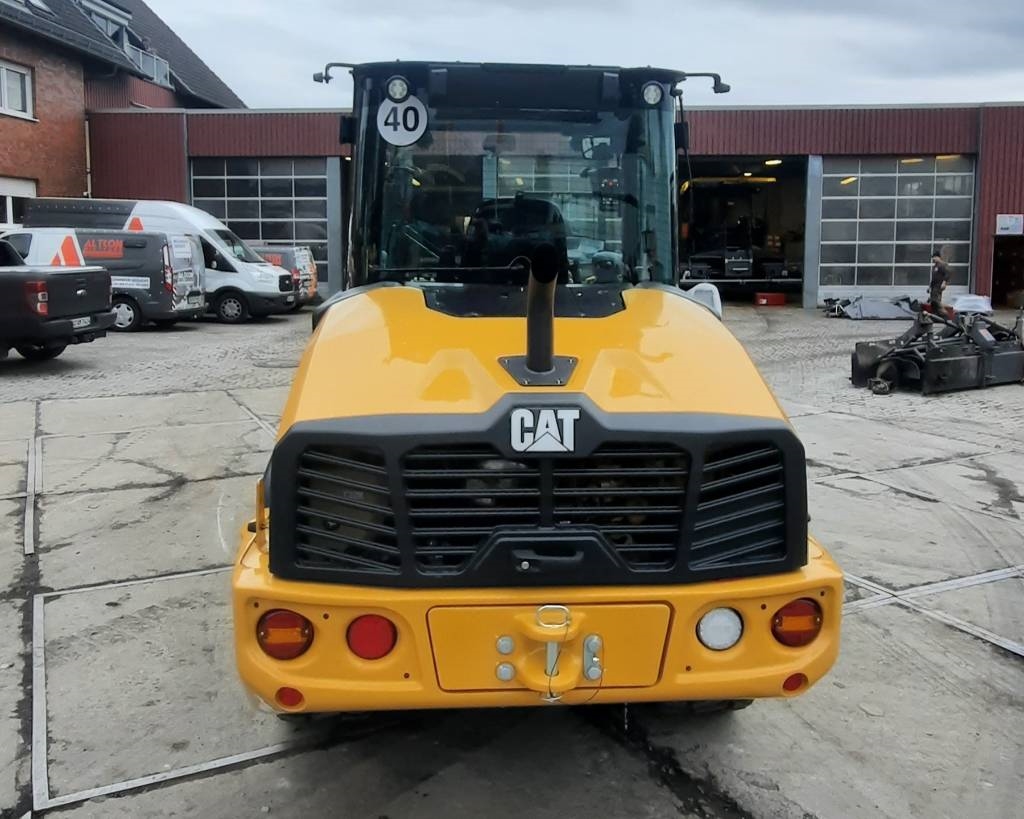 CAT 906