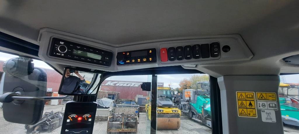 CAT 906
