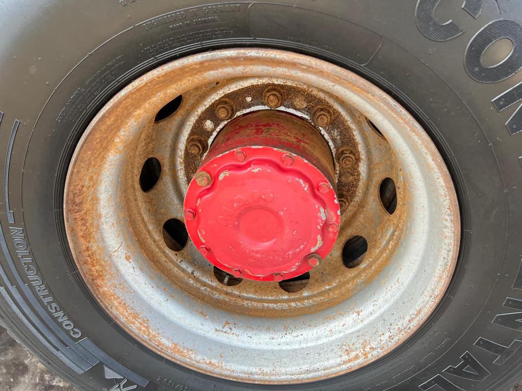 MAN TGA 26.480 6x4 tipper + HMF crane