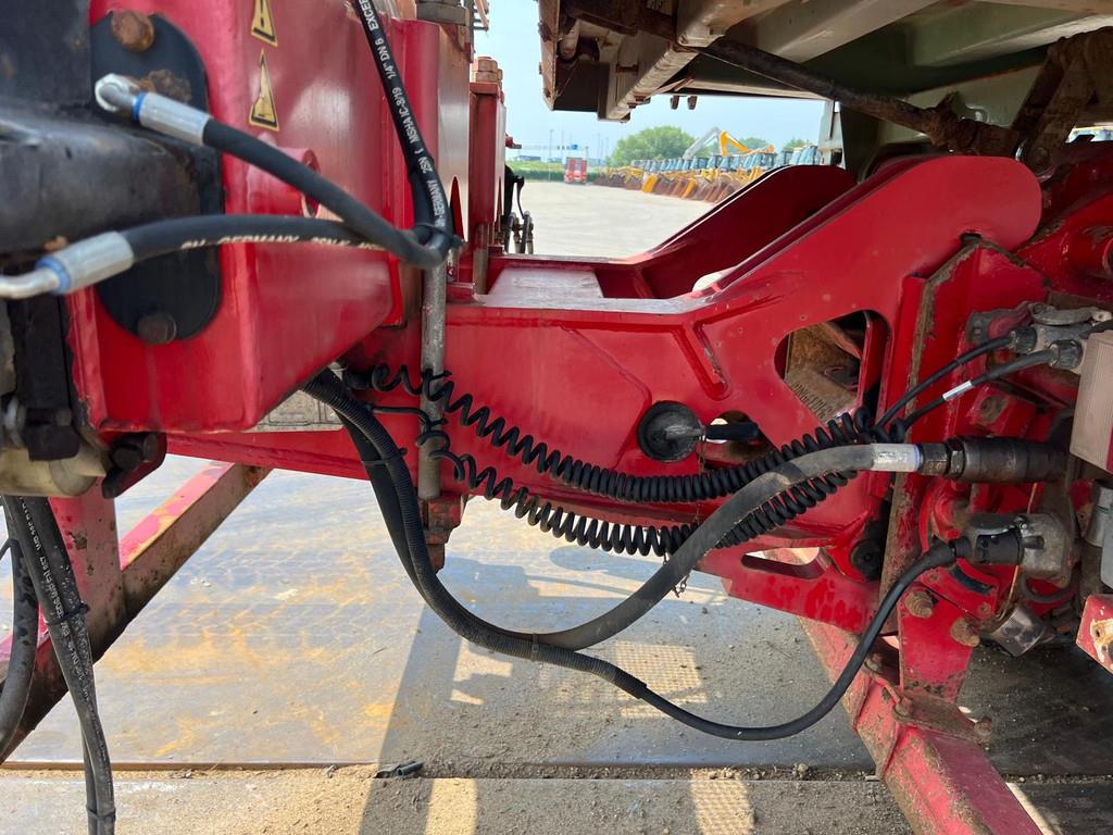 MAN TGA 26.480 6x4 tipper + HMF crane