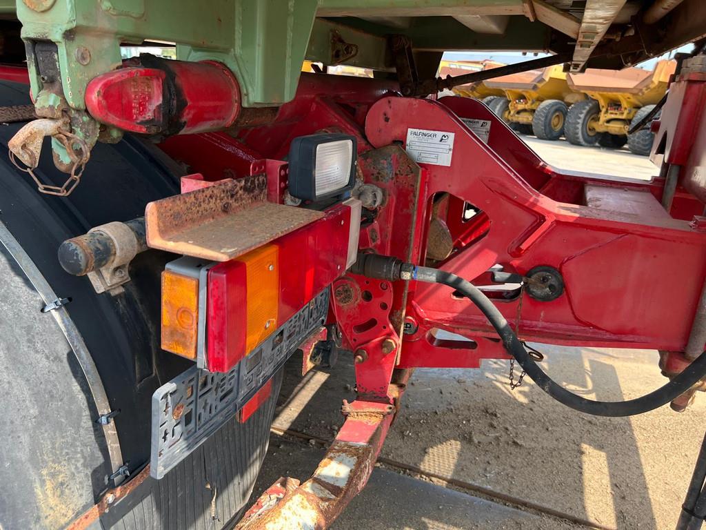 MAN TGA 26.480 6x4 tipper + HMF crane