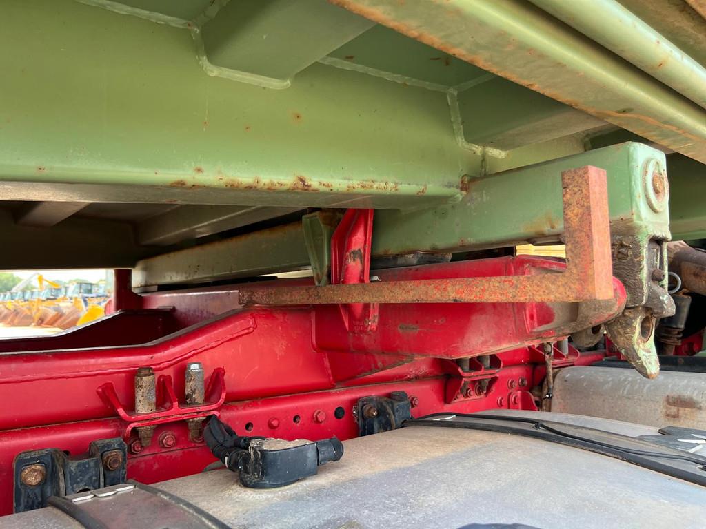 MAN TGA 26.480 6x4 tipper + HMF crane