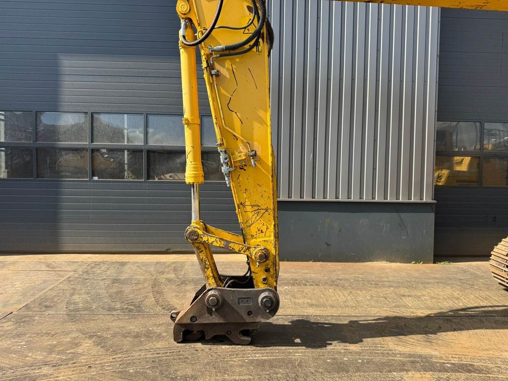 Komatsu PC210LC-10