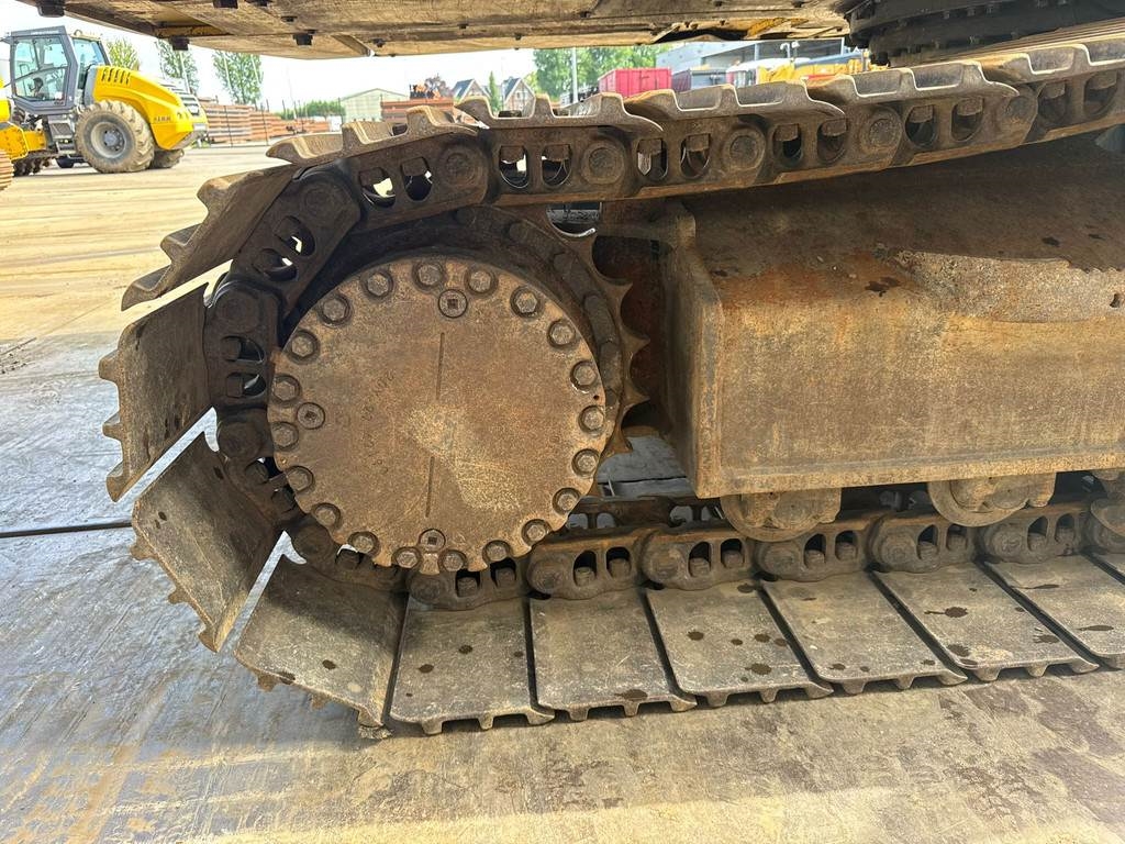 Komatsu PC210LC-10