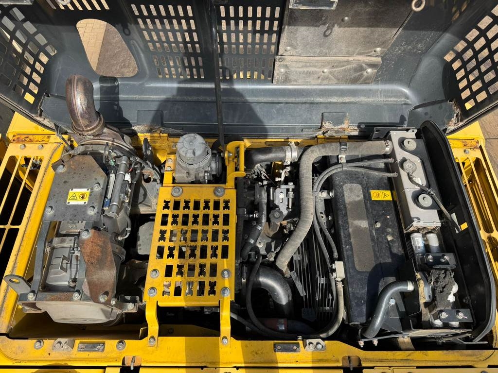 Komatsu PC210LC-10