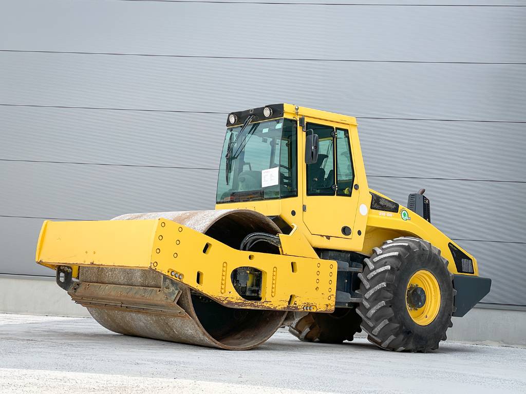 Bomag BW 216 DH-4i