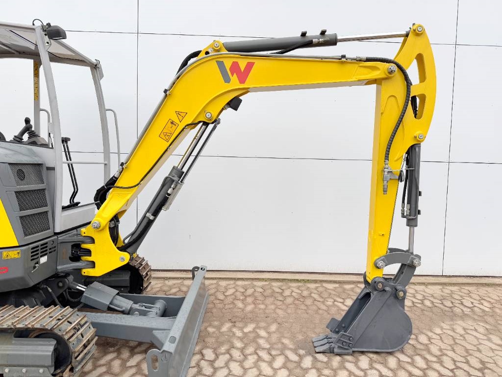 Wacker Neuson EZ36 - New / Unused / Hammer Lines