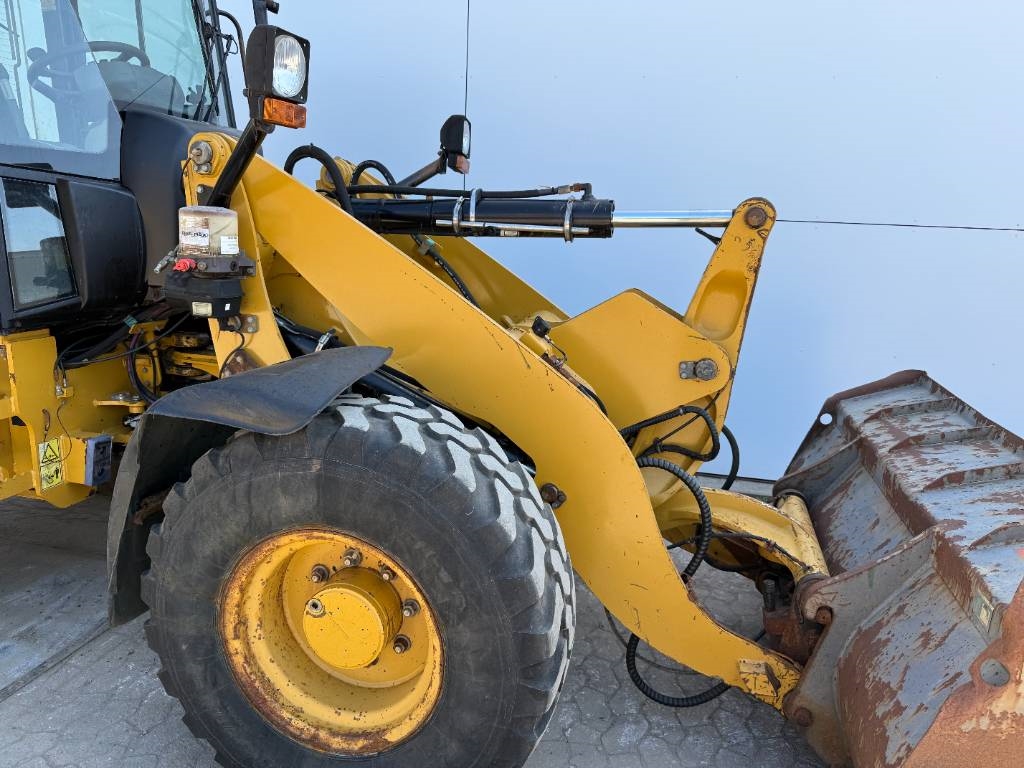 CAT 908H - Quick Coupler / Automatic Greasing