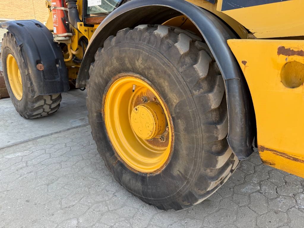 CAT 908H - Quick Coupler / Automatic Greasing